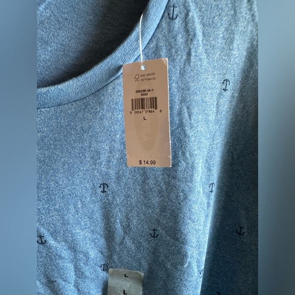 Old Navy T Shirt - Picture 4 of 4